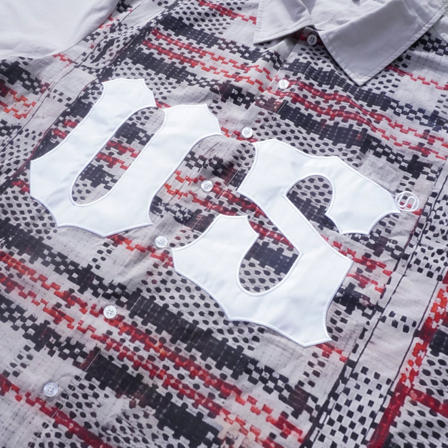 "US" PLAID BUTTON-UP