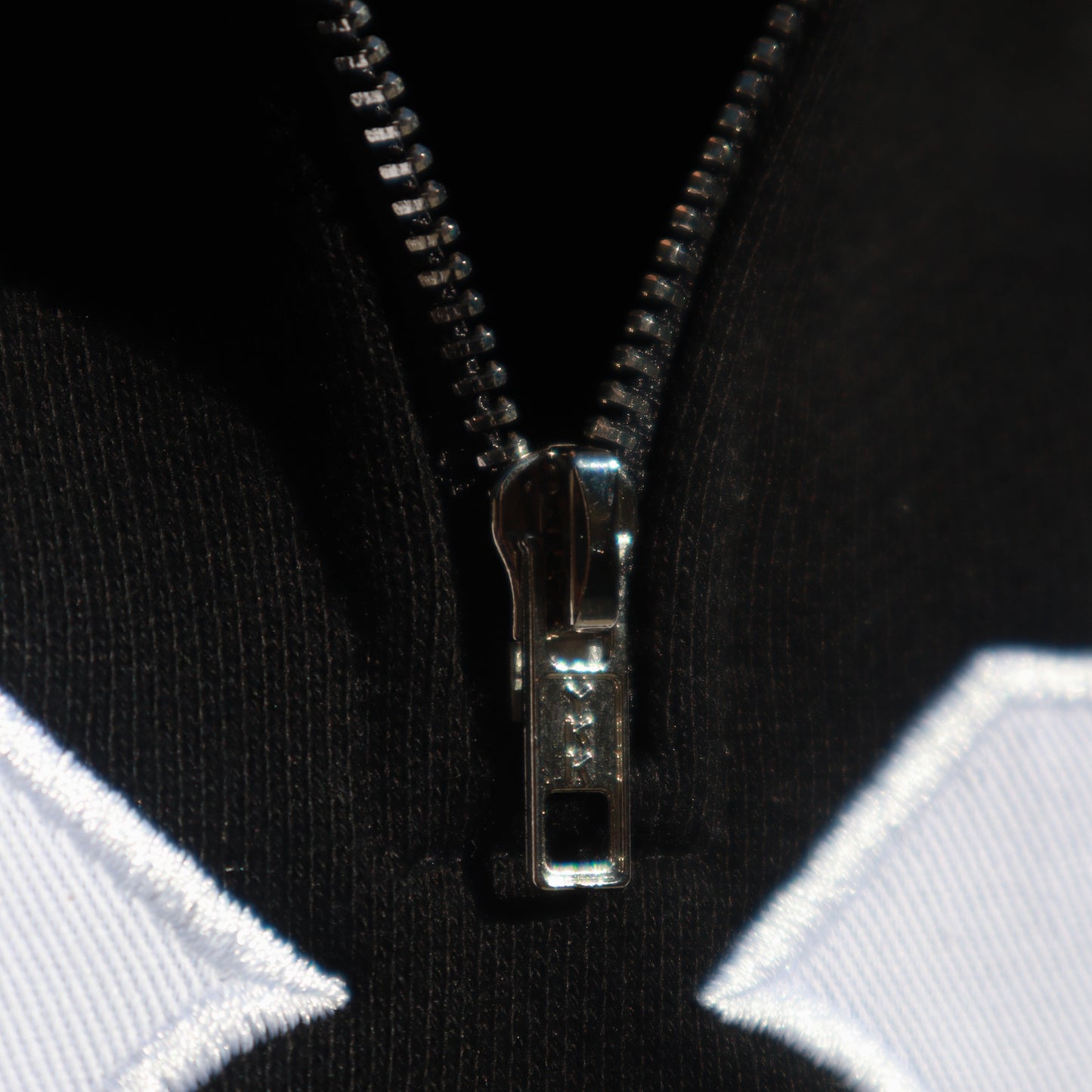 "US" HEAVYWEIGHT HOOD